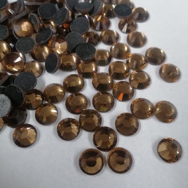 PEDRERIA APLICACION PIRAMIDE TOPAZ PARA DECORACION